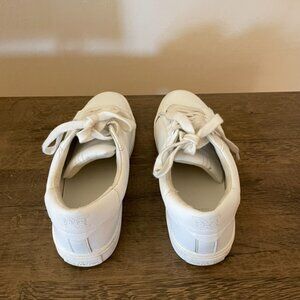 Sam Edelman White Leather Sneakers size 7M rarely worn